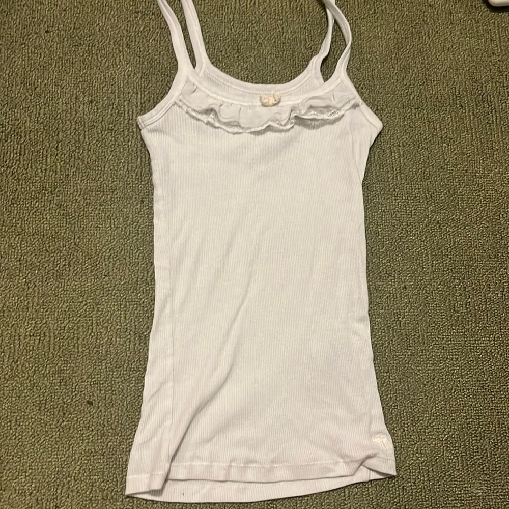 Kids Abercrombie shirt size Small.Worn once,I just don’t like the style on me
